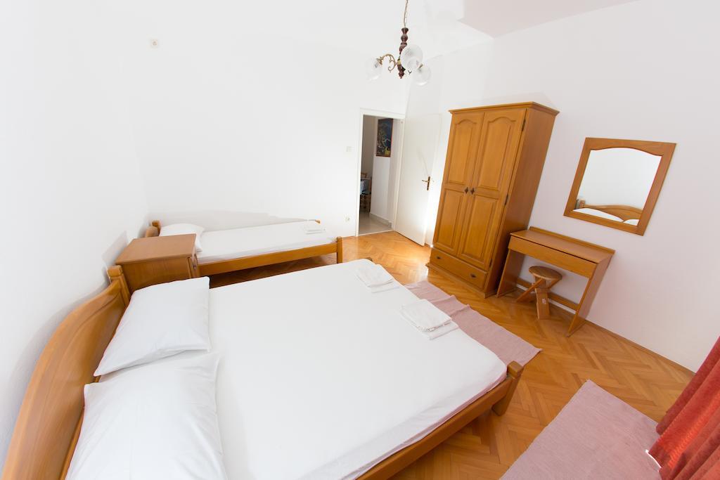 Apartments Ticinovic Omiš Habitación foto