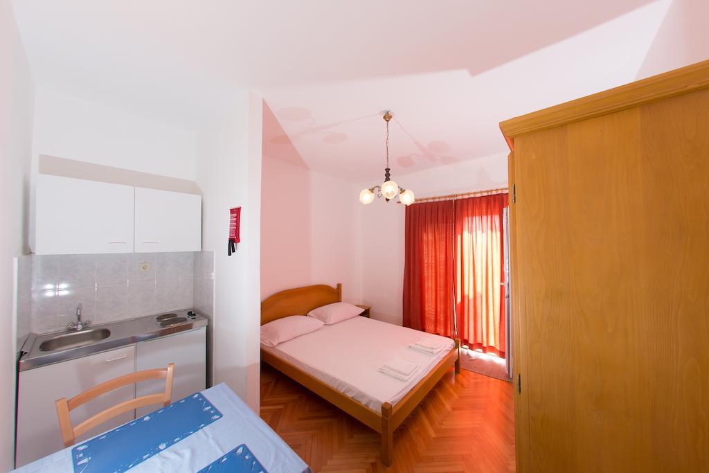 Apartments Ticinovic Omiš Habitación foto