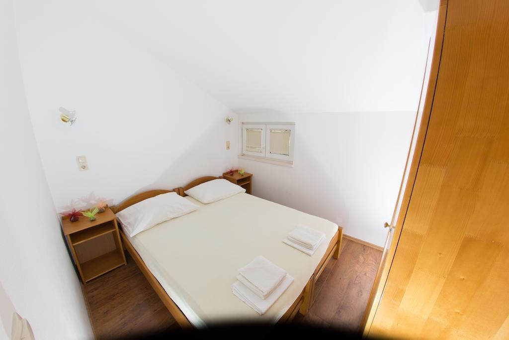 Apartments Ticinovic Omiš Habitación foto