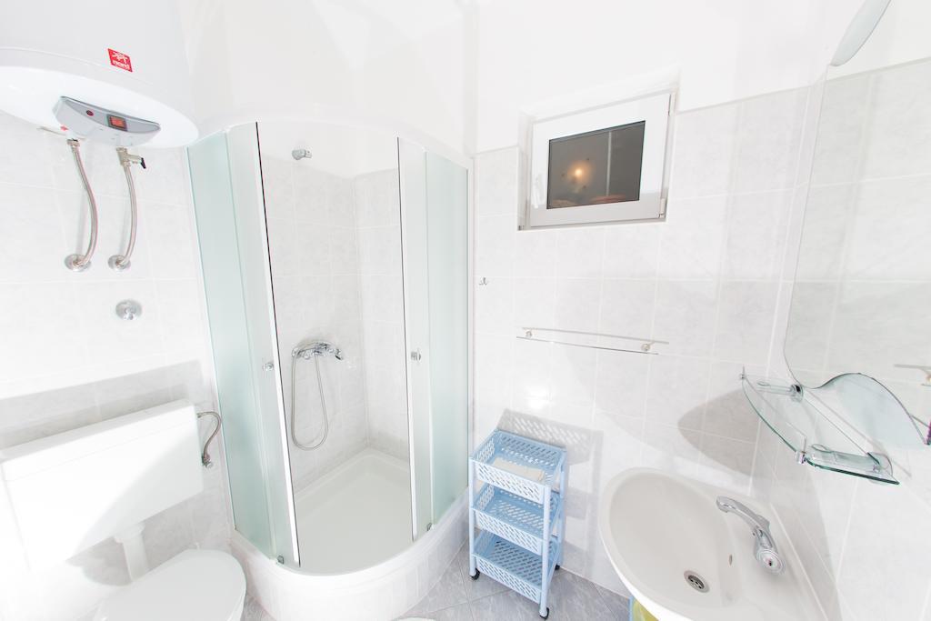 Apartments Ticinovic Omiš Habitación foto
